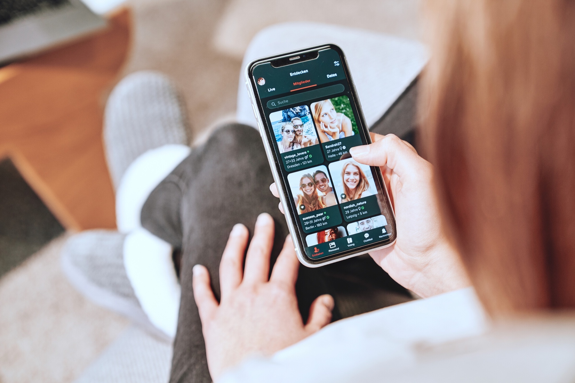 JOYCE-App auf dem Smartphone: Profile in der Nähe